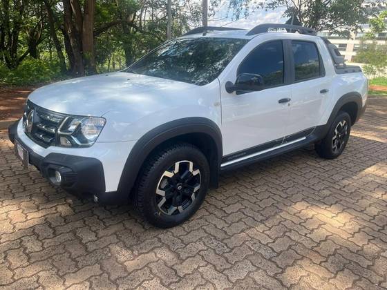 RENAULT OROCH 1.3 TCE FLEX OUTSIDER X-TRONIC RENAULT OROCH 1.3 TCE FLEX OUTSIDER X-TRONIC